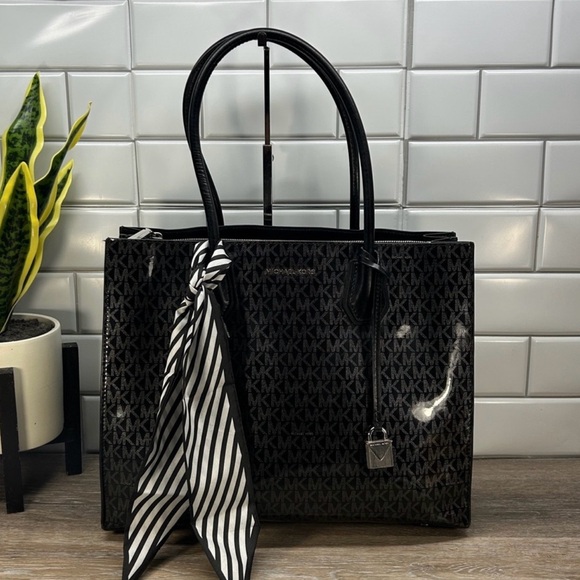 Michael Kors Handbags - Michael Kors Monogram Tote! Preloved!!